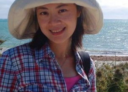 央视女主播姜丰照片,优雅与智慧并存的新闻界女神